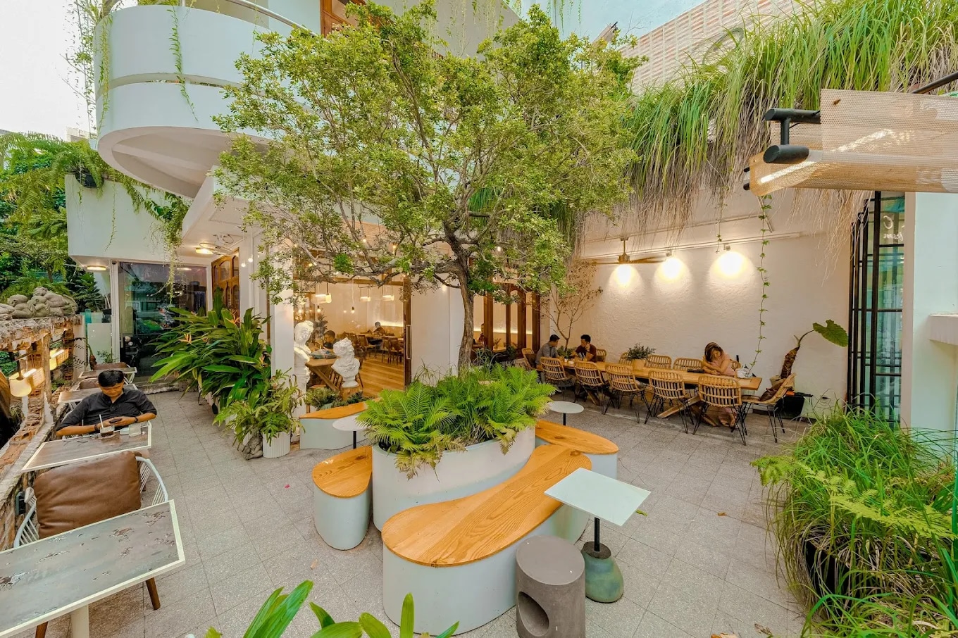 The spacious space with lush greenery makes Oromia feel like a relaxing retreat in the middle of the bustling city